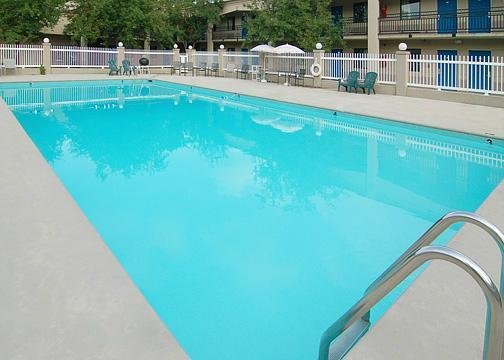 Travelers Place Inn & Suites