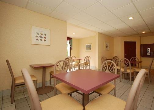 Sleep Inn & Suites