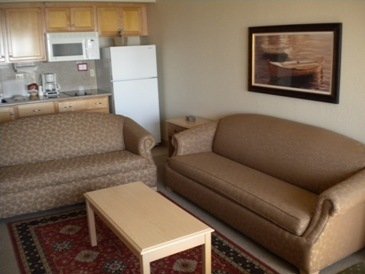 Beach House Inn & Suites
