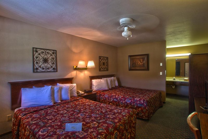 High Creek Lodge & Cabins