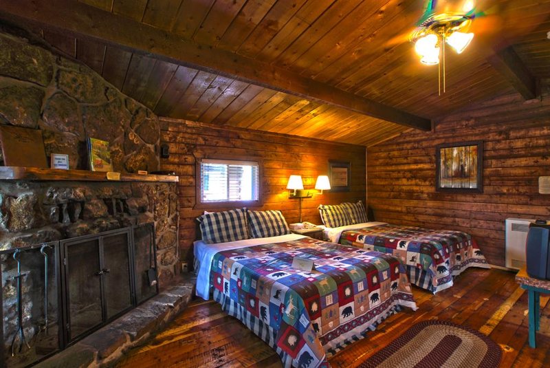 High Creek Lodge & Cabins