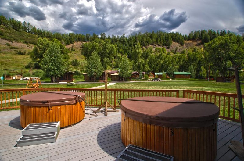 High Creek Lodge & Cabins