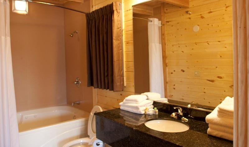Cabins of Mackinaw