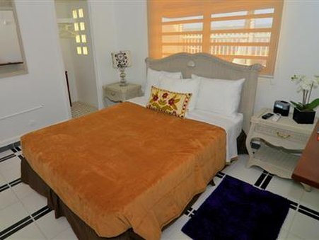 Tres Palmas Inn photo 4