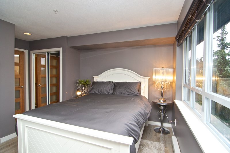 Town Plaza Suites