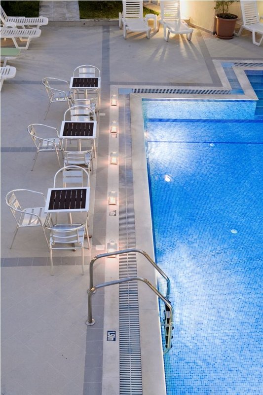 Stratos Hotel