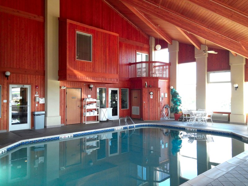 Ten Pin Inn & Suites
