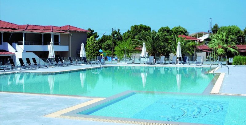 Lagomandra Beach Hotel