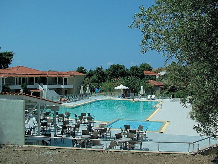 Lagomandra Beach Hotel