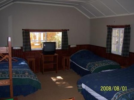 Johnston Canyon Lodge and Bungalows