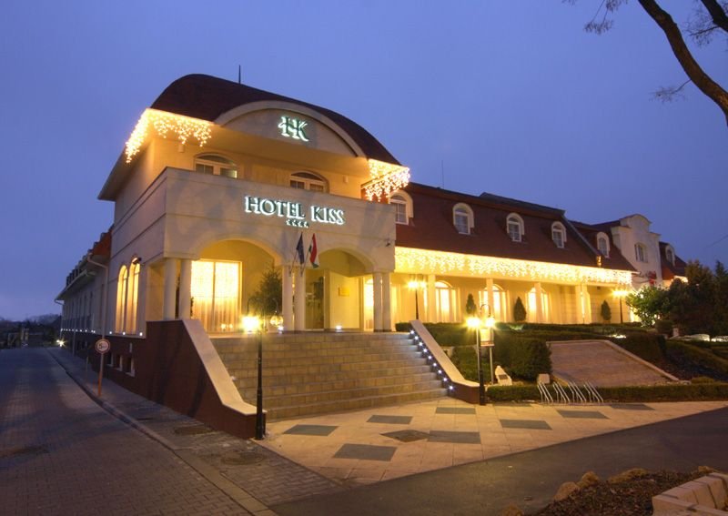 Hotel Kiss