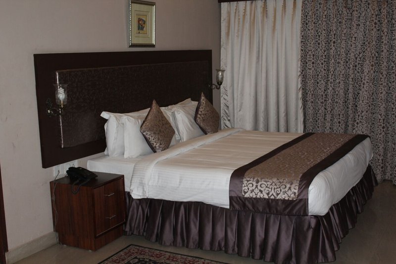 GIS SELECT BANJARA HILLS  — photo 2