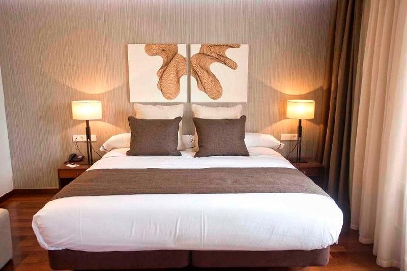 Hotel Carrís Cardenal Quevedo