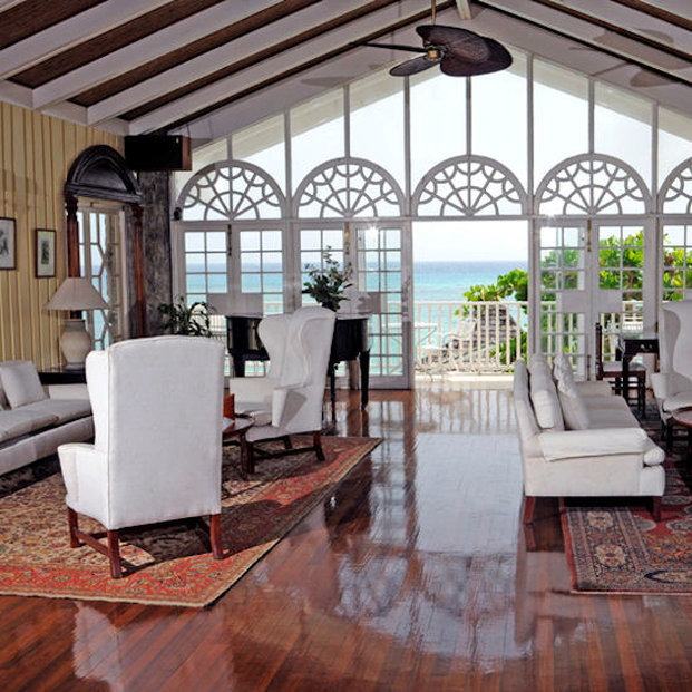 Shaw Park Beach Hotel & Spa
