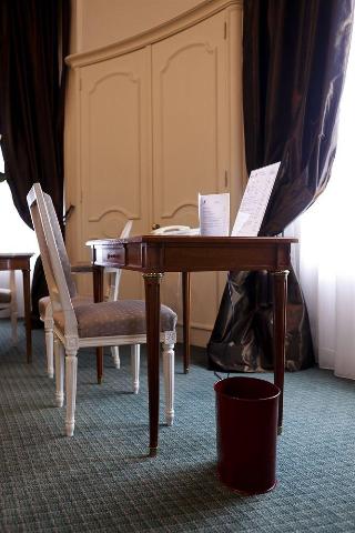 B4 Lyon Grand
