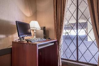 Econo Lodge Inn & Suites Victoria