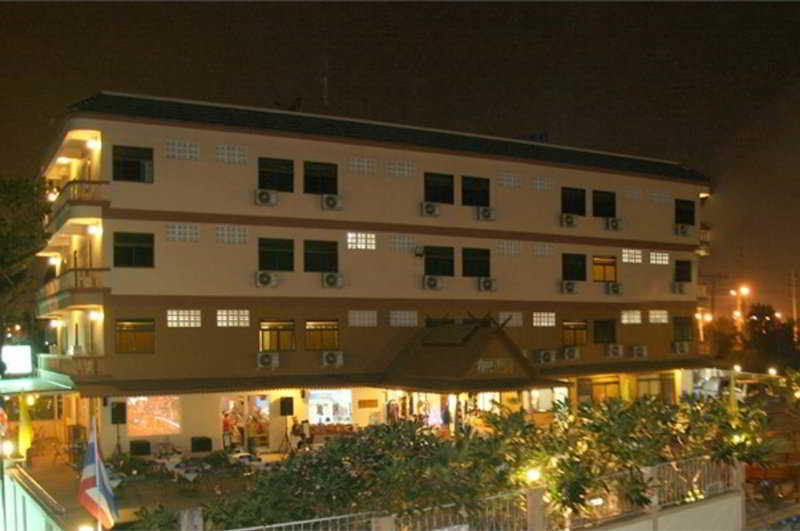 Queens Garden Resort at River View