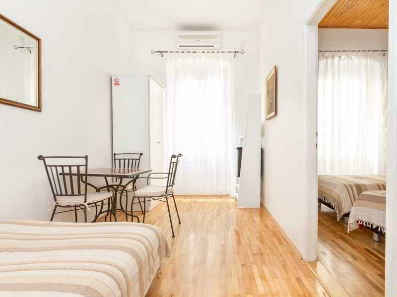 Rooms & Apartments Matkovic