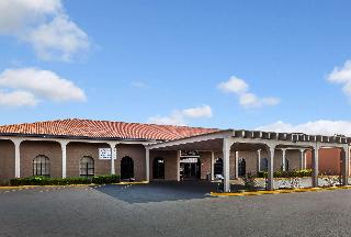 Hilltop Garden Inn