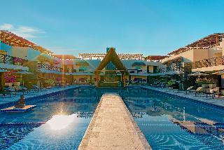 Aldea Thai by oceanfront