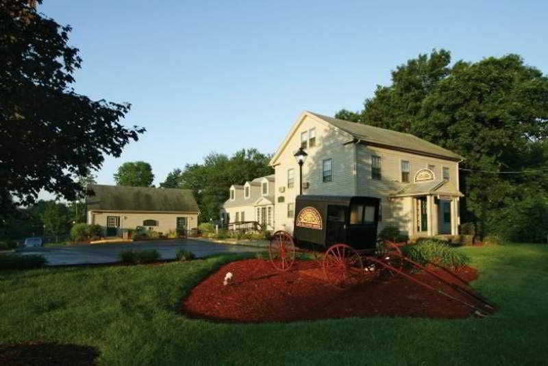 Centennial Inn Suites