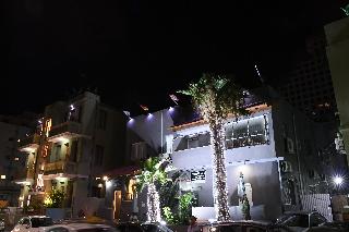 Crown Sea Aparthotel