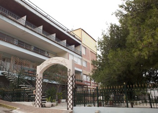 Airport Hotel Les Amis