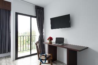 The Sixteenth Surin Beach Hotel