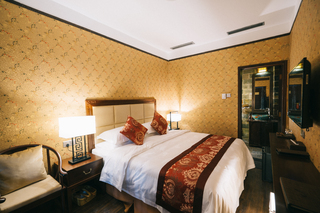 Redwall Hotel