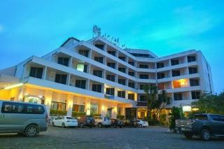 Jansom Plaza Chumphon Hotel