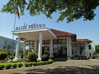 Hotel Padang, Padang