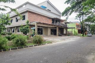 RedDoorz @ Lippo Cikarang 2