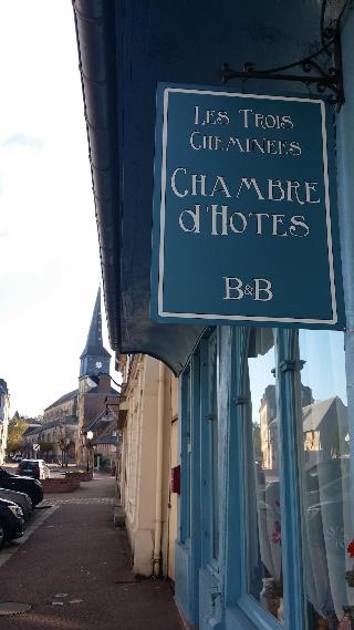 Les Trois Cheminees