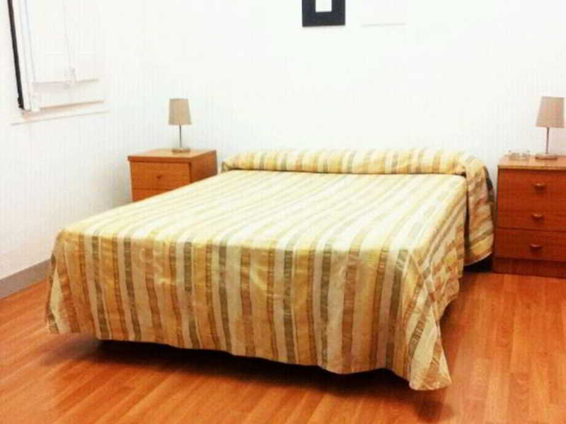 Emily Alhambra Hostal
