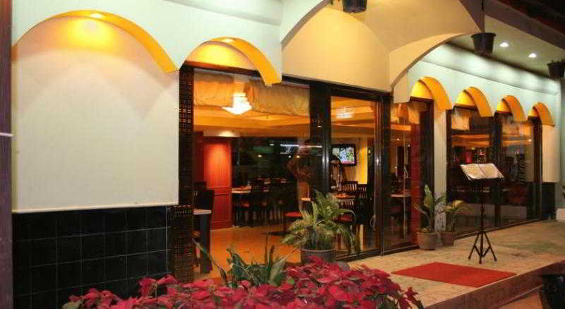 Central Place Hotel