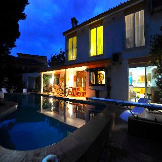 Carcavelos Surf House