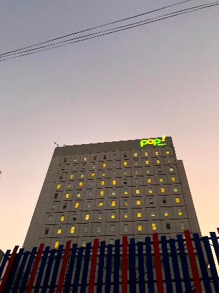 Pop Hotel Gubeng Surabaya