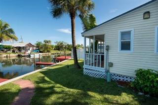 Silver Sands Villas