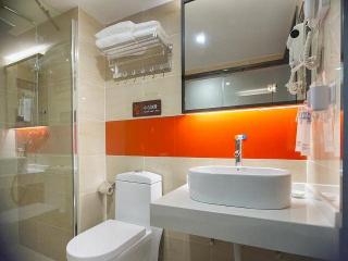 7 Days Premium Chongqing Nanping Convention Center Gongmao Subway Station Branch