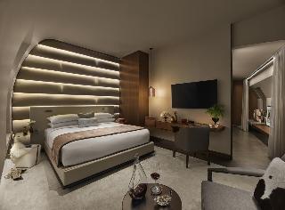 Superior Room with King Bed