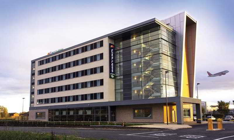 Holiday Inn Express Liverpool John Lennon Airport