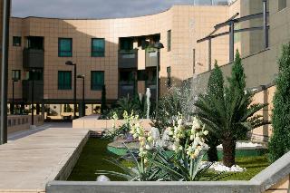 Foxa Valladolid Suites & Resort