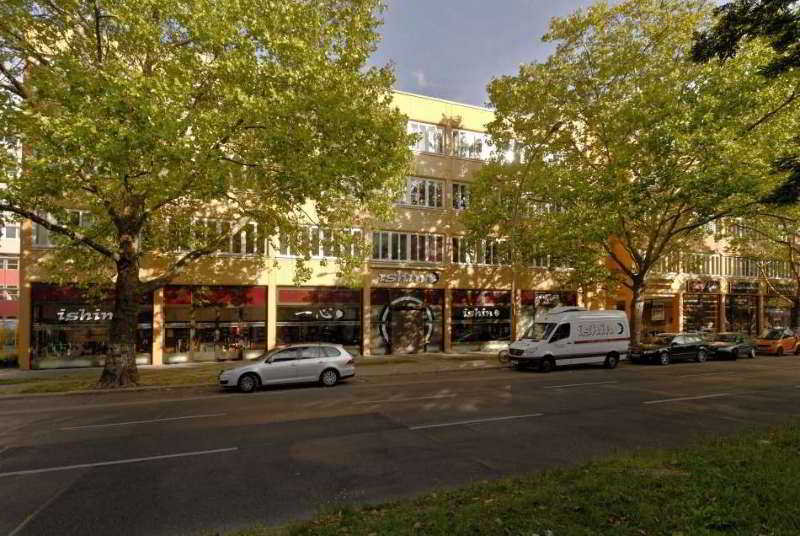 AMC Apartments Bundesallee