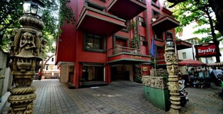 Super Townhouse Oak Prabhat Road formerly Hotel Royalty, Pune