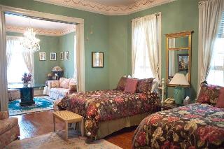Arbor House Suites Bed and Breakfast