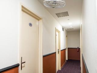 Meriton Hotel
