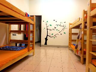 Casual Way Hostel