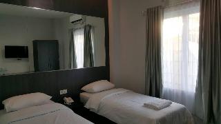 Skyward Hotel