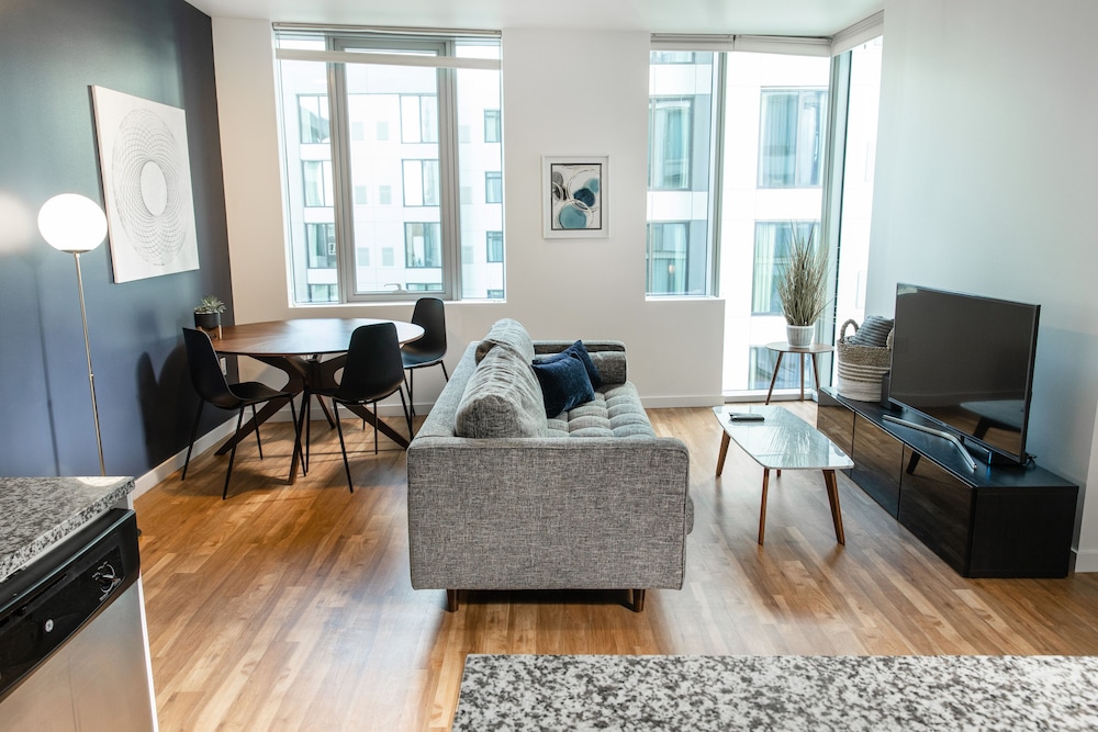 Domicile Suites at Soma Towers