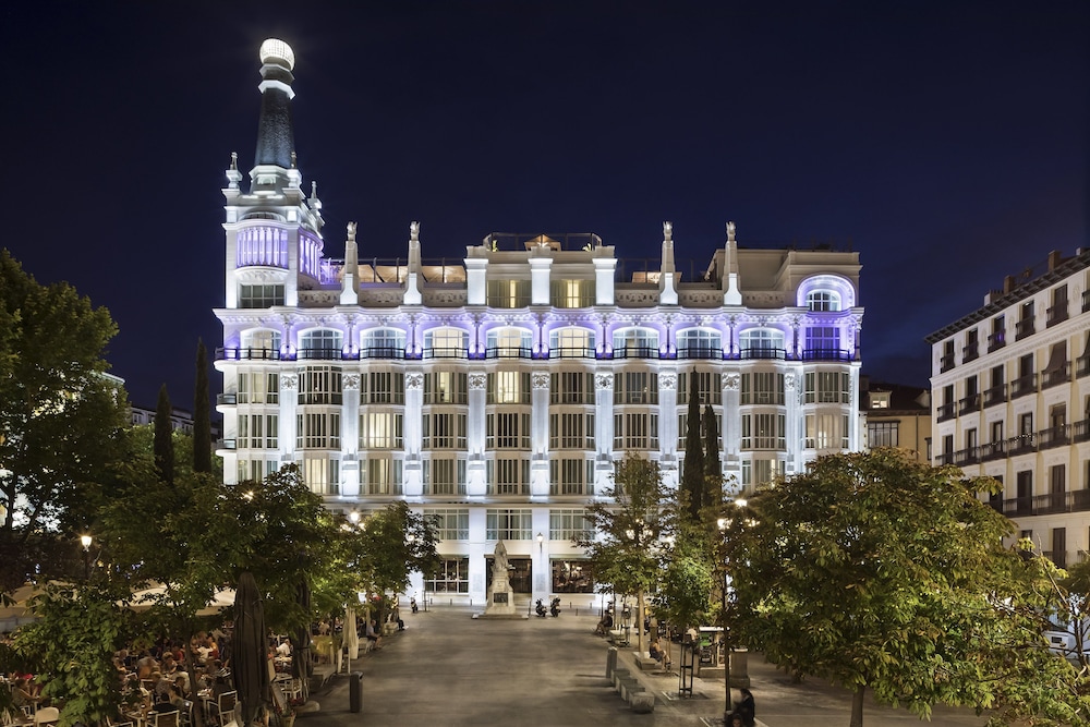 ME Madrid Reina Victoria photo 2